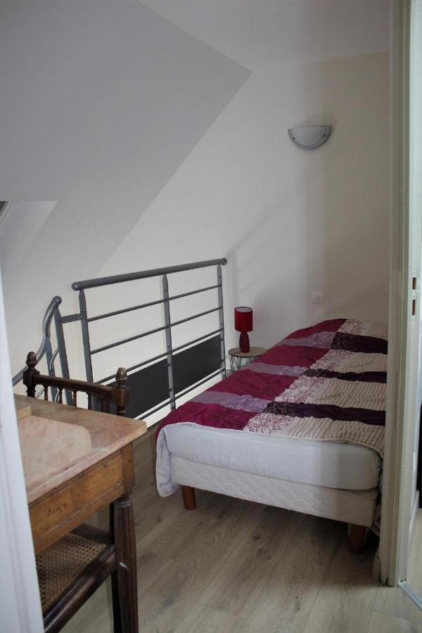 Gites Bellevue Et Mascaret Courtils Luaran gambar